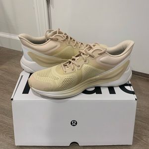 Lululemon blissful running shoes